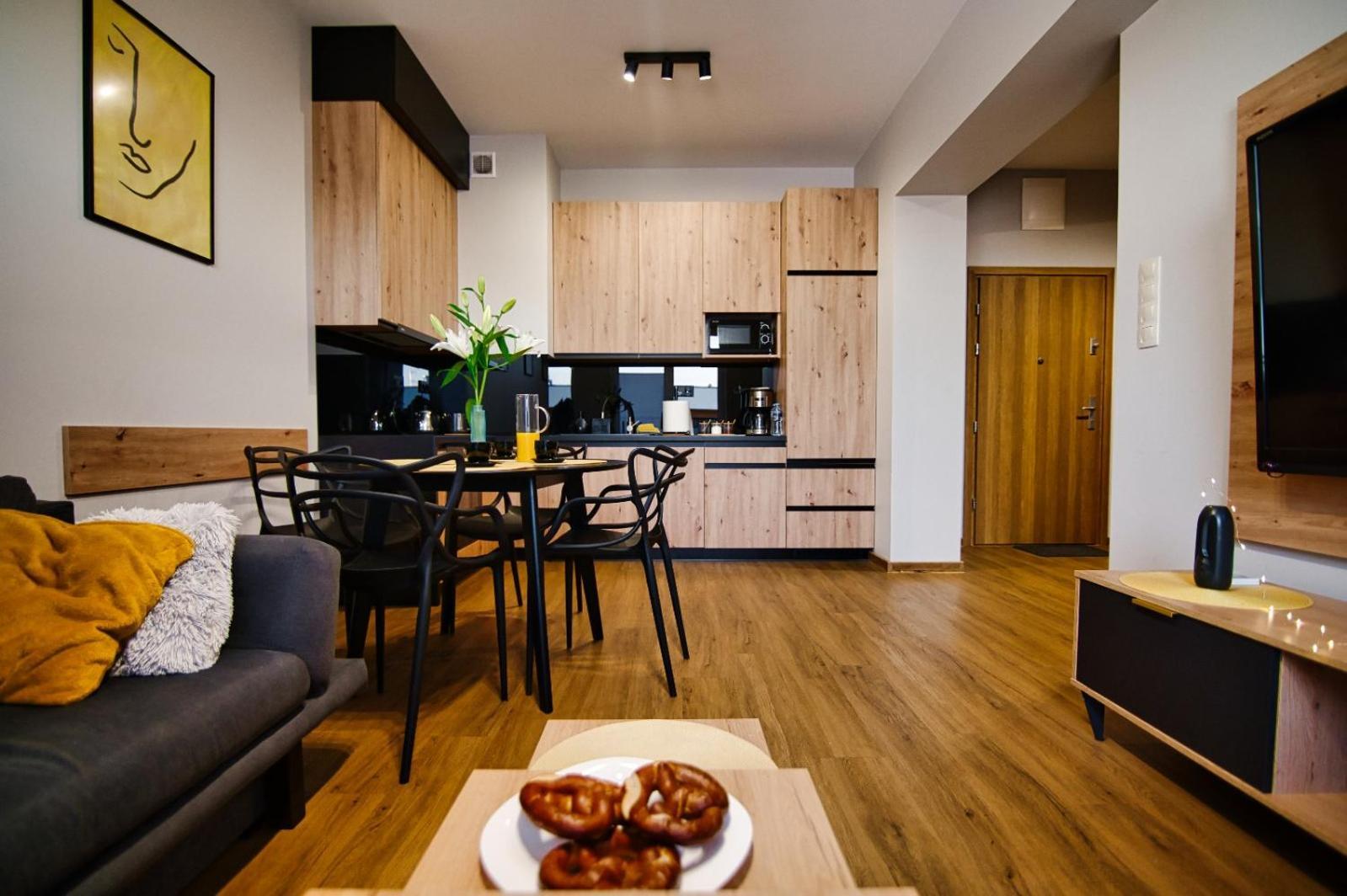 Apartament No82 Yellow Holiday Home זאטור מראה חיצוני תמונה