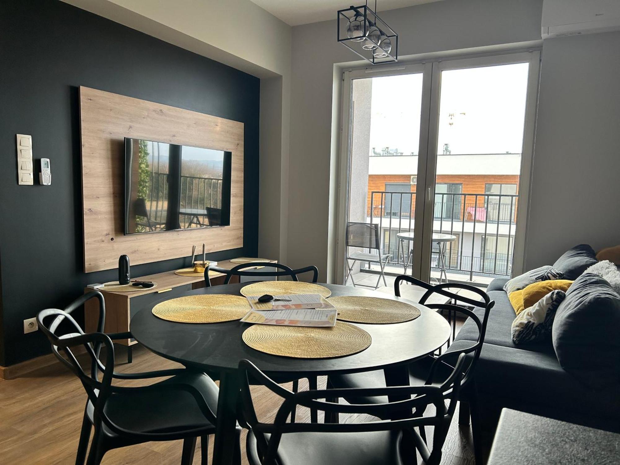 Apartament No82 Yellow Holiday Home זאטור מראה חיצוני תמונה